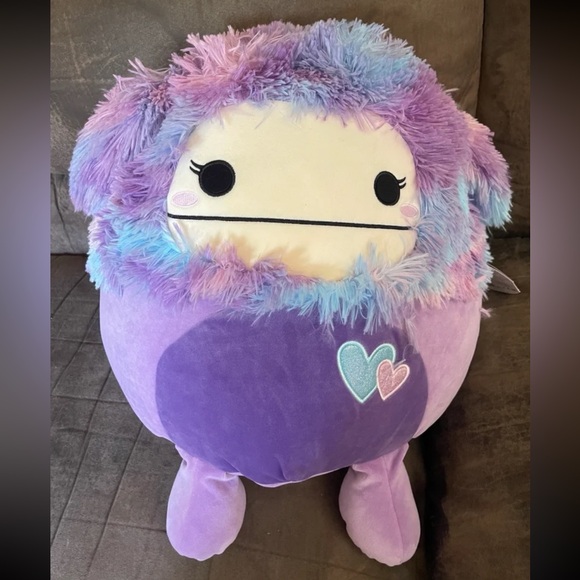 RARE 16” Eden The Bigfoot Yeti Valentine’s Squishmallow | Brand New With Tags - Picture 1 of 4